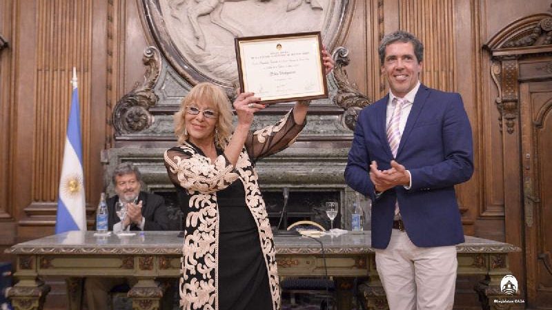 Poeta y Editora; Personalidad&nbsp;Destacada