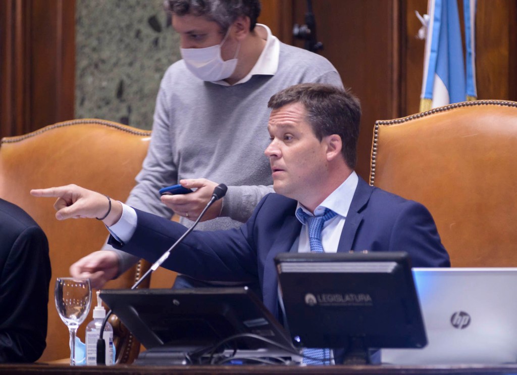 Llamarán “Presidente Alfonsín” a la autopista del&nbsp;bajo