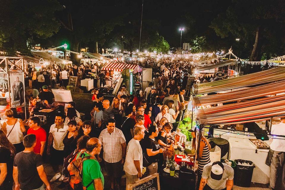 Edición nocturna de Buenos Aires Market en Parque&nbsp;Centenario
