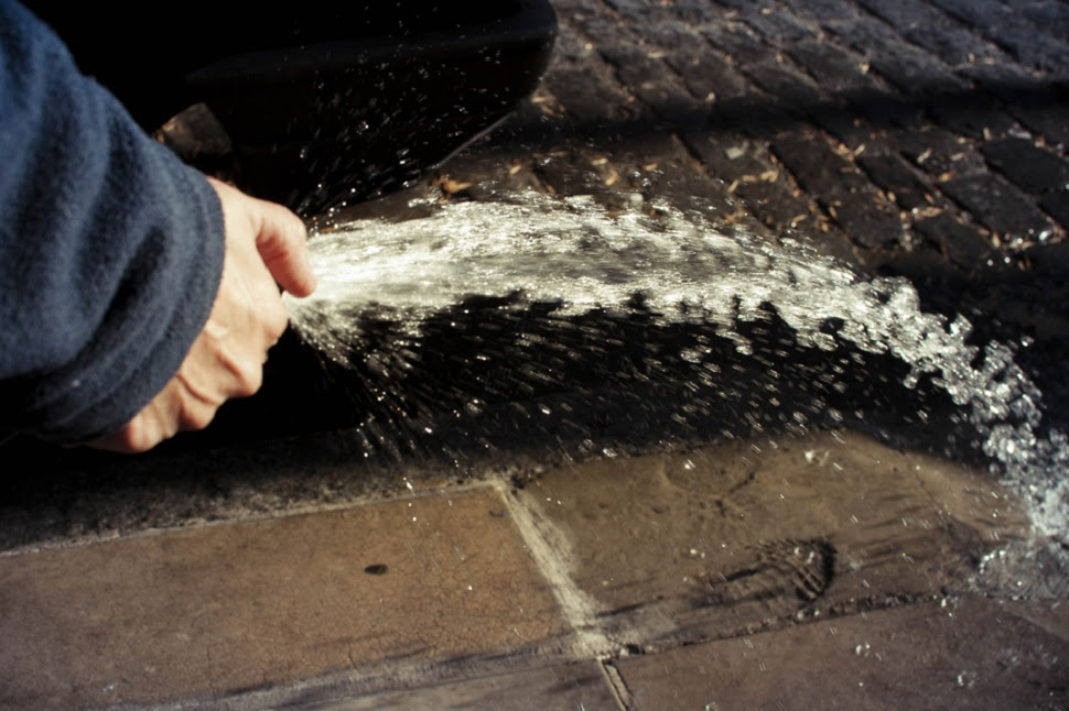 Los porteños ya pueden reportar el uso indebido del agua en la&nbsp;vereda