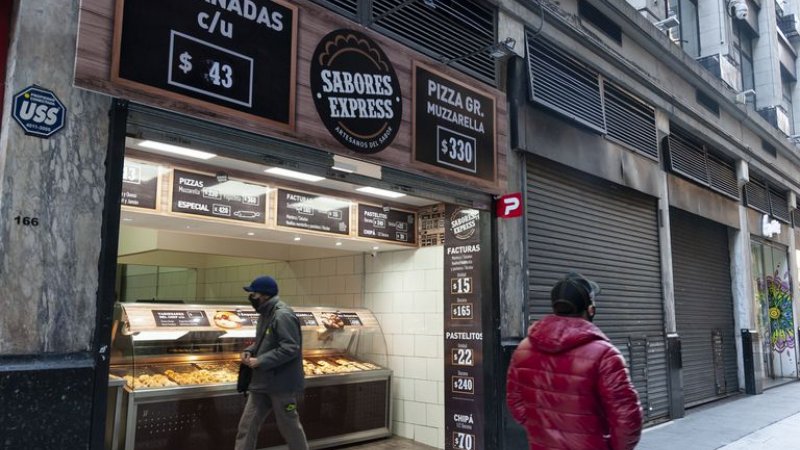 Calle Florida. Un desierto de persianas bajas acorralado por la&nbsp;pandemia