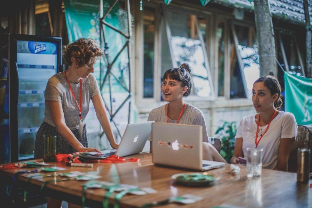 Desarrollo profesional: Mujeres y tecnología, un vínculo en&nbsp;crecimiento