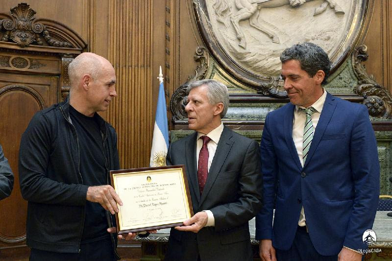 Distinguen a médico Daniel López&nbsp;Rosetti