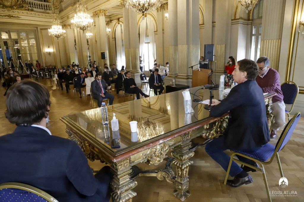 Sesión especial: Ratifican los DNU del Jefe de&nbsp;Gobierno