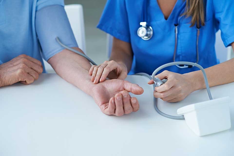 Potenciate: convocatoria para participar por 70 becas en&nbsp;Enfermería