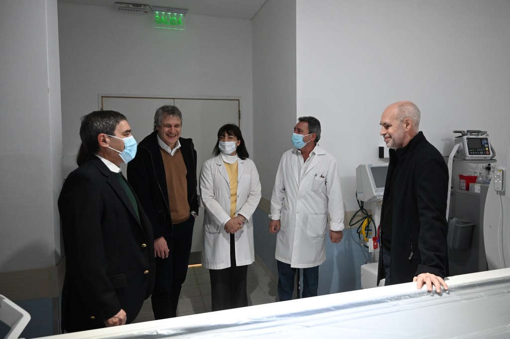 Larreta inauguró el nuevo tomógrafo del Hospital Álvarez