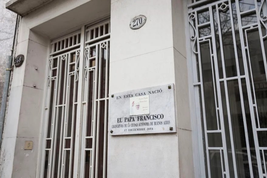 Dos recorridos por la vida de Jorge&nbsp;Bergoglio