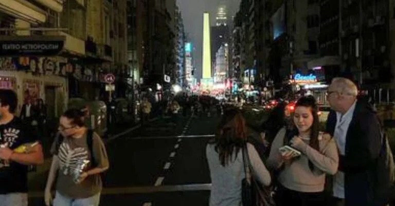 Un corte de luz afectó a los teatros de la avenida&nbsp;Corrientes