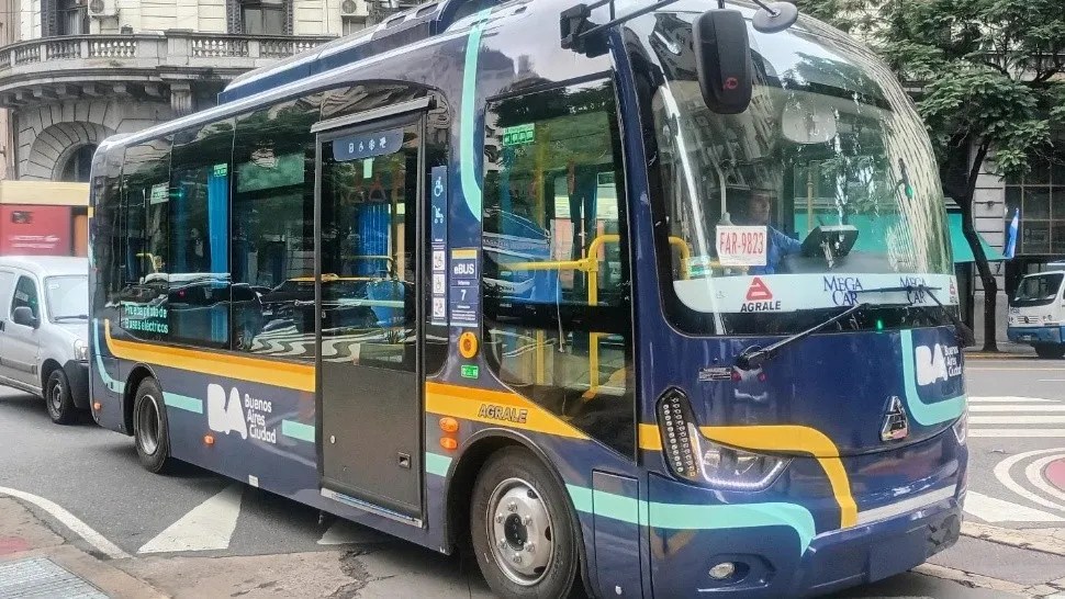 El Gobierno porteño anunció que desde 2027 todos los colectivos nuevos deberán ser eléctricos o a&nbsp;GNC
