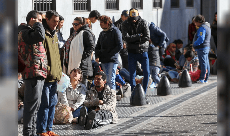 Desocupación en CABA: afecta a 107.000 personas y el 58% son&nbsp;mujeres