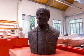 La Ciudad de Buenos Aires inauguró la primera escultura en homenaje a René&nbsp;Favaloro